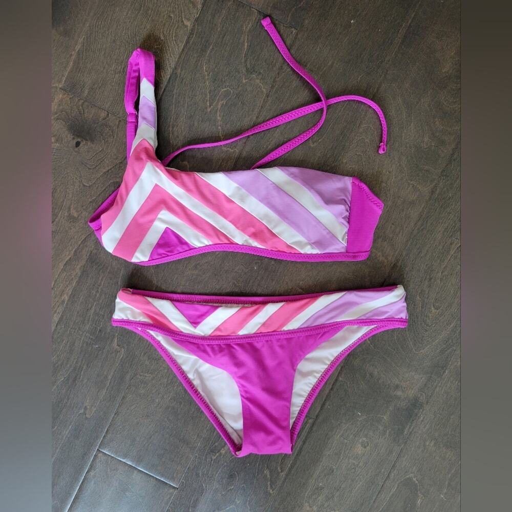 BECCA One Shoulder Bandeau Bikini Size Medium Pink Rainbow Stripes - Picture 2 of 7